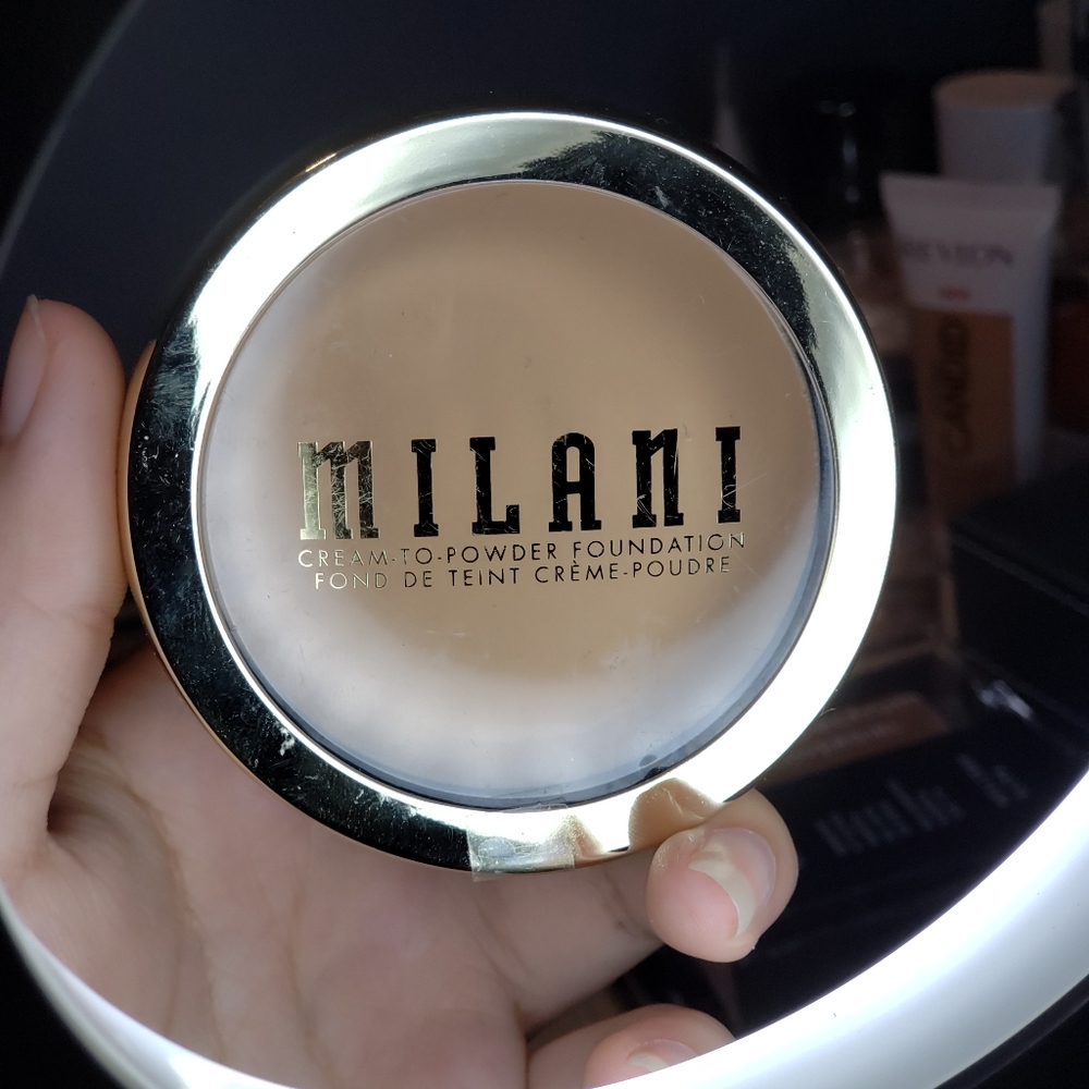 Milani cream-to-powder foundation